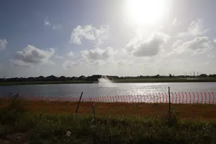 7926 Jade Crst Dr, Angleton, TX 77515 - Photo 4