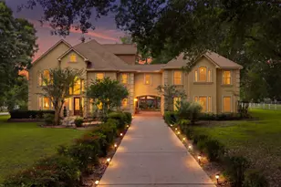 200 Creekside Ct, Sealy, TX 77474 - Photo 1