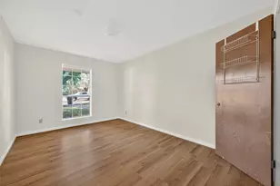 9218 Rowan Ln, Houston, TX 77036 - Photo 10