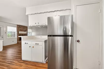 9218 Rowan Lane, Houston, TX 77036 - Photo 8