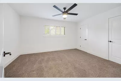 10111 Cedar Creek Drive, Houston, TX 77042 - Photo 36