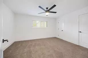 10111 Cedar Creek Dr, Houston, TX 77042 - Photo 38