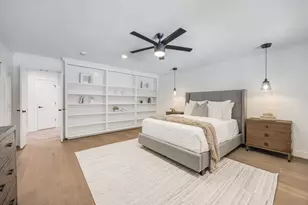 10111 Cedar Creek Dr, Houston, TX 77042 - Photo 30