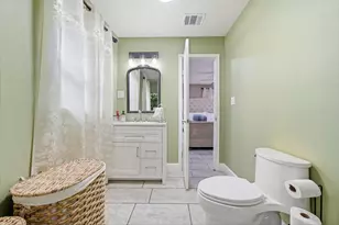 1845 Westcrest Dr, Houston, TX 77055 - Photo 14