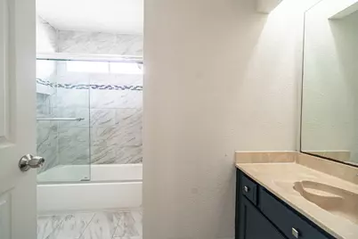 9107 Belle Glen Drive, Houston, TX 77099 - Photo 22