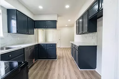 9107 Belle Glen Drive, Houston, TX 77099 - Photo 8