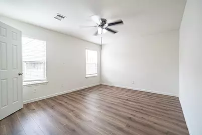 9107 Belle Glen Drive, Houston, TX 77099 - Photo 16