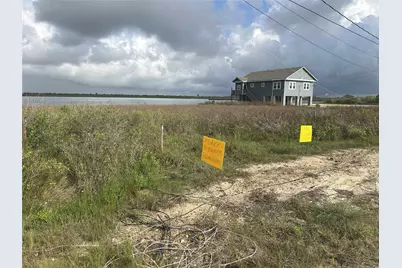 4418 Swan Street, Hitchcock, TX 77563 - Photo 2