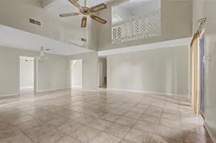 13119 Hollowcreek Park Dr, Houston, TX 77082 - Photo 4