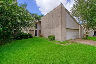 13119 Hollowcreek Park Dr, Houston, TX 77082 - Photo 2