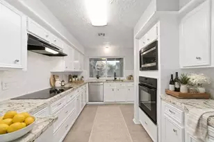 7107 Plaza Del Sol Dr, Houston, TX 77083 - Photo 14