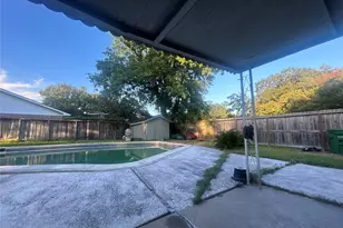 5811 Ludington Dr, Houston, TX 77035 - Photo 10