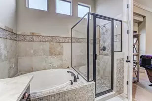 2308 Couch St, Houston, TX 77008 - Photo 32