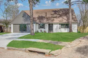 7510 Troulon Dr, Houston, TX 77074 - Photo 2