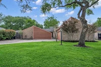 8206 Debbie Gay Drive, Houston, TX 77040 - Photo 2