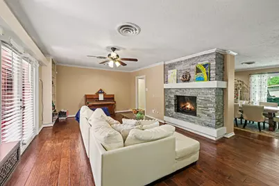 3311 Longfield Circle, Houston, TX 77063 - Photo 12