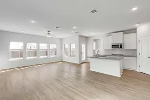 2002 Gardenia Ct, Sugar Land, TX 77498 - Photo 4