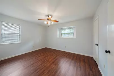 10502 Timberwood Drive, Houston, TX 77043 - Photo 28