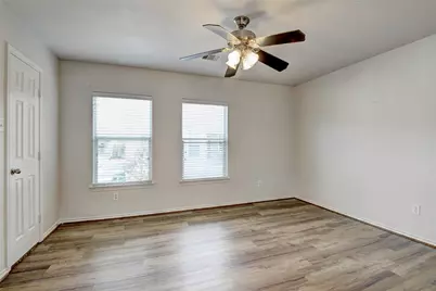 7042 Plum Creek Terrace Lane, Houston, TX 77087 - Photo 28