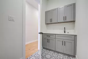 110 E 28th St, Houston, TX 77008 - Photo 22