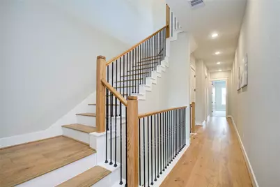 110 E 28th Street, Houston, TX 77008 - Photo 12