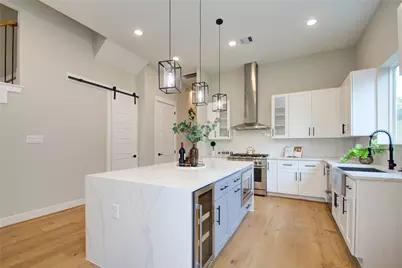 110 E 28th Street, Houston, TX 77008 - Photo 10