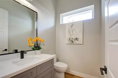 110 E 28th Street, Houston, TX 77008 - Photo 26