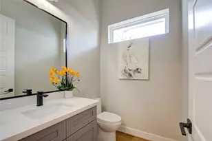 110 E 28th St, Houston, TX 77008 - Photo 26
