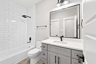 110 E 28th St, Houston, TX 77008 - Photo 26