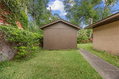 101 S Delmont Drive E, Conroe, TX 77301 - Photo 22