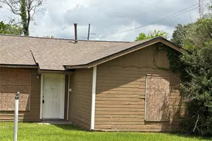 2110 Leight St, Beaumont, TX 77703 - Photo 1