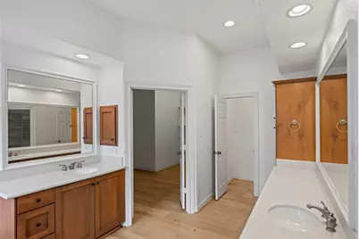 98 E Beckonvale Circle, The Woodlands, TX 77382 - Photo 24