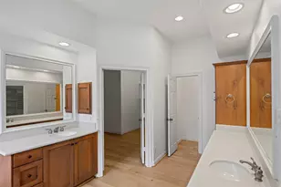 98 E Beckonvale Cir, The Woodlands, TX 77382 - Photo 24