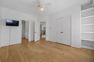 98 E Beckonvale Cir, The Woodlands, TX 77382 - Photo 44