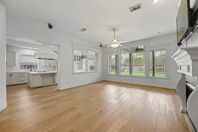 98 E Beckonvale Circle, The Woodlands, TX 77382 - Photo 14