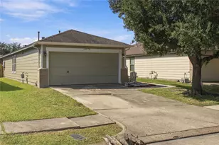 6515 Green Pear Ln, Houston, TX 77049 - Photo 2