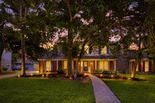 80 Eagle Rock Cir, The Woodlands, TX 77381 - Photo 2