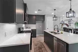 9934 Lanewell St, Houston, TX 77029 - Photo 6