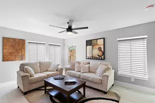 9934 Lanewell St, Houston, TX 77029 - Photo 2