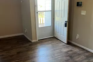 505 Palacios St, El Campo, TX 77437 - Photo 2