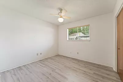 3607 Camelot Street, Baytown, TX 77521 - Photo 22