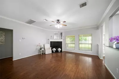 312 Falcon Lake Drive, Friendswood, TX 77546 - Photo 4