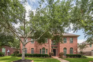 312 Falcon Lake Dr, Friendswood, TX 77546 - Photo 1