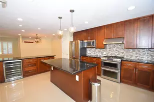 8434 Bluegate St, Houston, TX 77025 - Photo 10