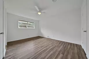 10006 Neuens Rd, Houston, TX 77080 - Photo 12