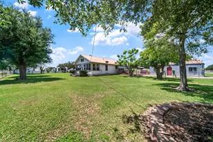 422 Caney St, Matagorda, TX 77457 - Photo 12