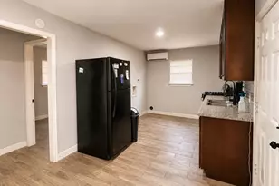 2303 1/2 Hadley Alley, Houston, TX 77003 - Photo 4
