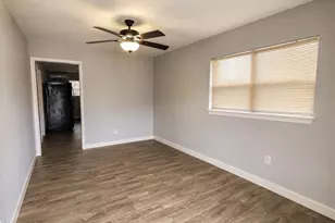 2303 1/2 Hadley Alley, Houston, TX 77003 - Photo 2