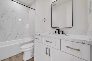 724 E 33rd St, Houston, TX 77022 - Photo 20