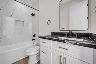 724 E 33rd St, Houston, TX 77022 - Photo 22